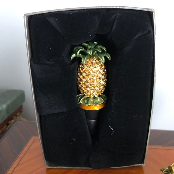 OliviaRiegel pineapple setofnapkin holders&stopper - Picture 4 of 8